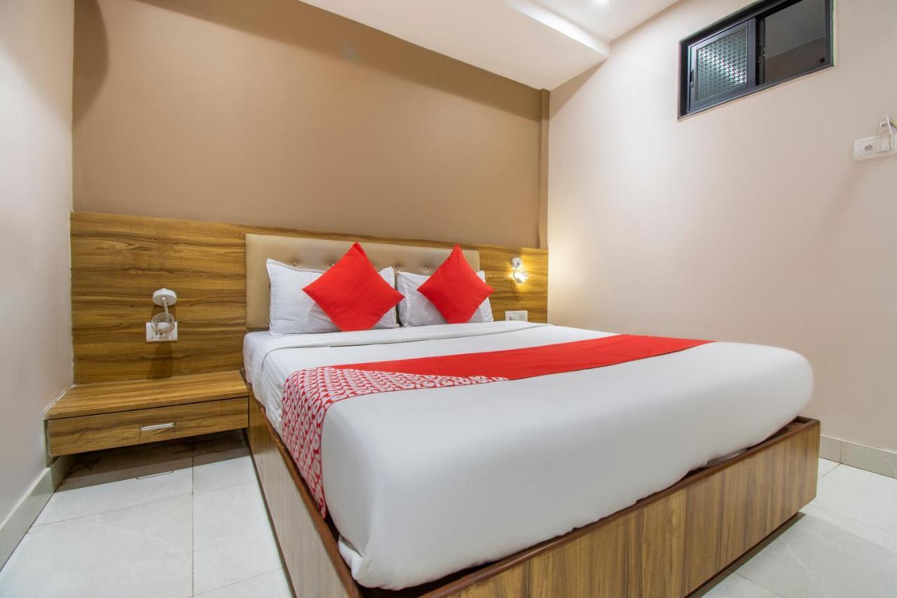 Oyo 69377 Hotel Ruby Mumbai Bagian luar foto