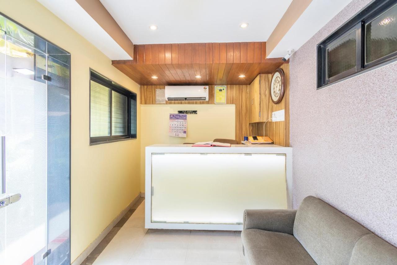 Oyo 69377 Hotel Ruby Mumbai Bagian luar foto